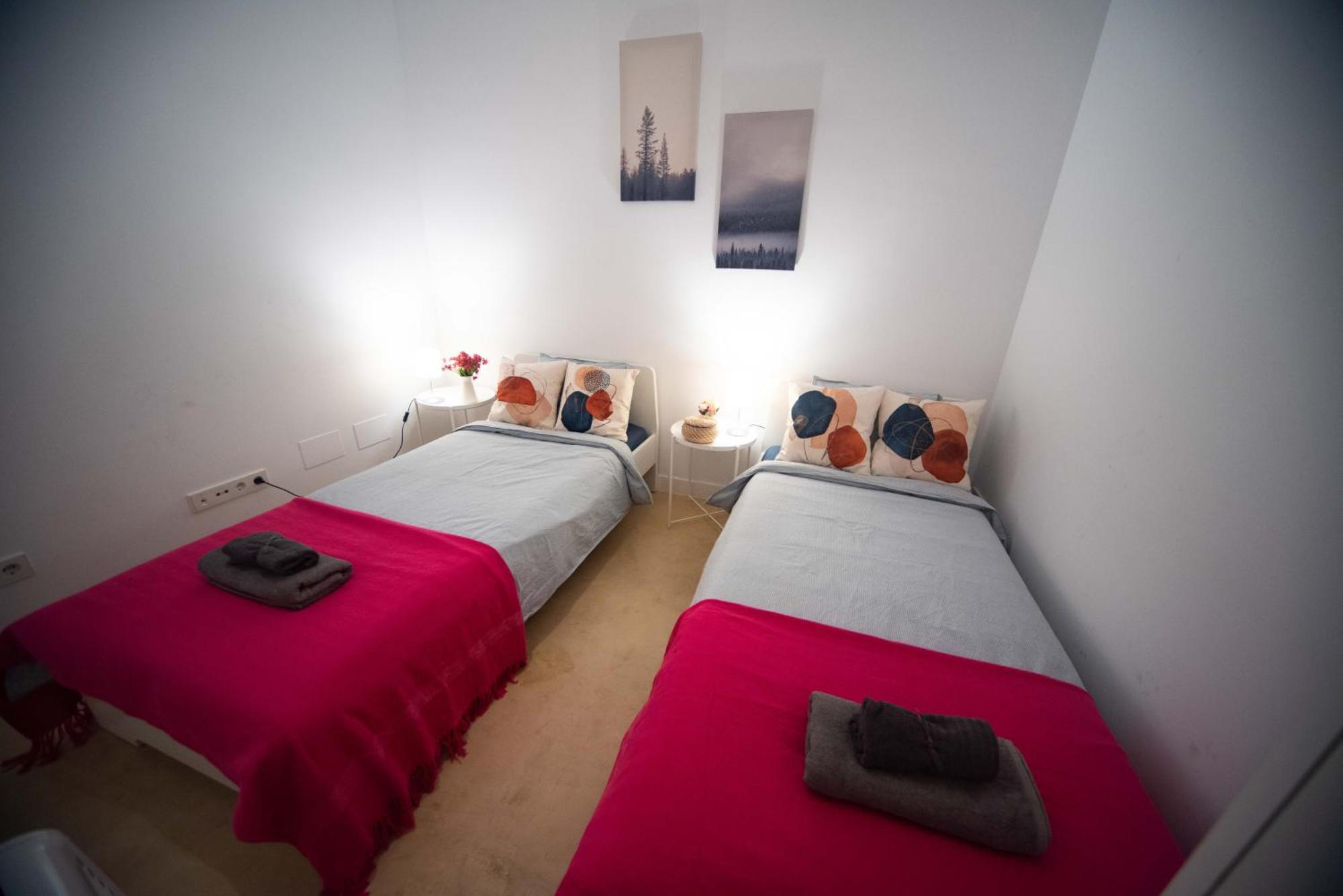 Sagrada Familia Private Rooms Barcellona Esterno foto